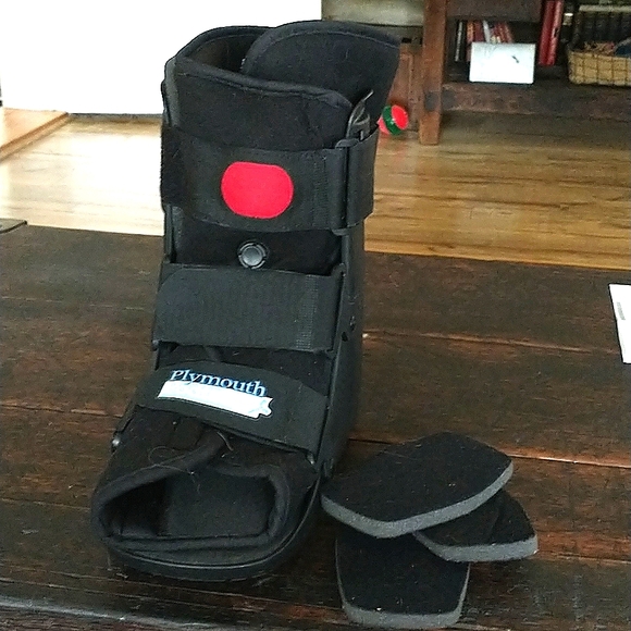 Medium Short Walking Boot, Unisex - Picture 1 of 9